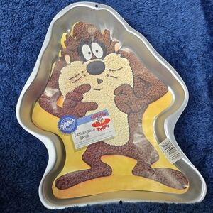 Vintage '95 Tasmanian Devil Cake Pan by Wilton